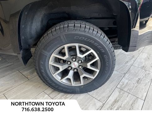 Used 2022 GMC Canyon AT4 AWD/4WD image 25