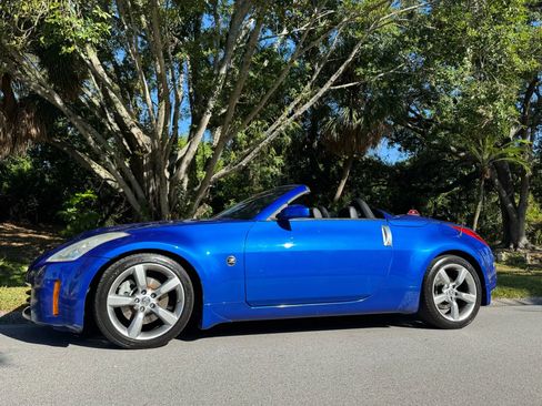 Used 2007 Nissan 350Z Touring image 24