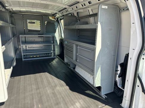 Used 2012 Chevrolet Express 2500 image 26