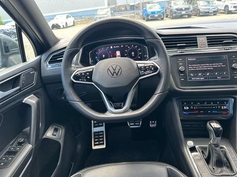Certified 2022 Volkswagen Tiguan SEL R-Line AWD/4WD image 17
