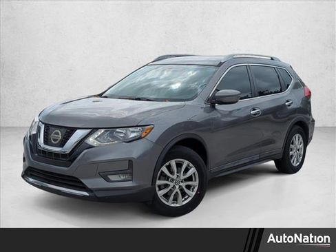 Used 2017 Nissan Rogue SV FWD image 1