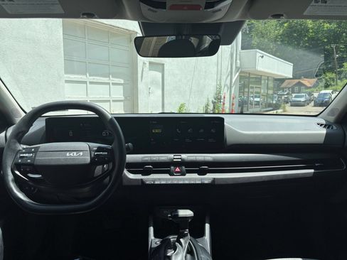 Used 2025 Kia K4 FWD image 28