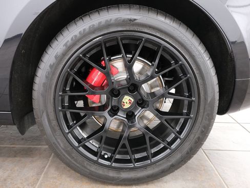 Used 2021 Porsche Macan GTS AWD/4WD image 37