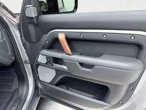 Used 2024 Land Rover Defender 130 X image 44