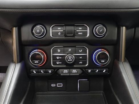 Certified 2021 Chevrolet Suburban High Country image 14