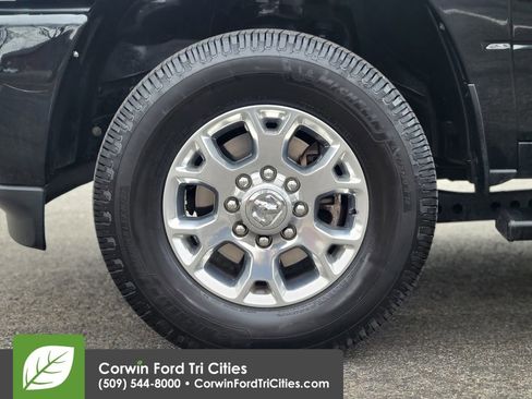 Used 2024 RAM 3500 Laramie AWD/4WD image 8