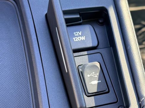 Used 2017 Lexus CT 200h image 8