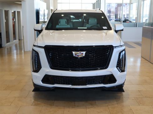 Used 2025 Cadillac Escalade V image 3