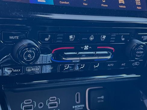 New 2023 Jeep Grand Cherokee Trailhawk w/ Advanced Protech Group II image 20