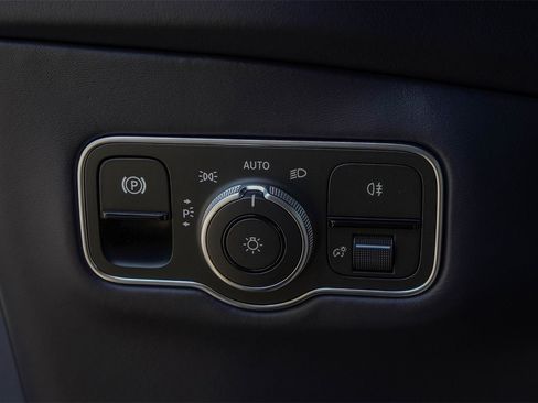 New 2026 Aston Martin DBX 707 image 26