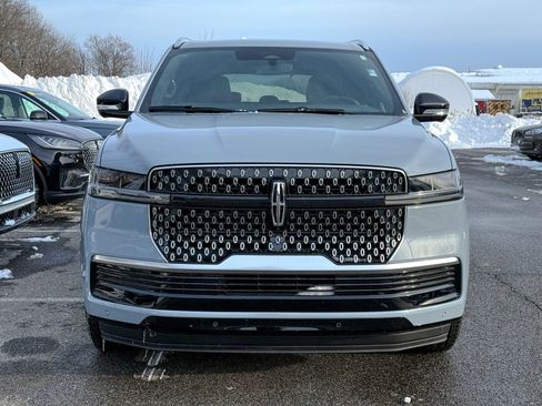 New 2025 Lincoln Navigator Reserve image 25