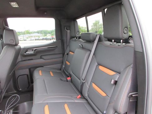 New 2026 GMC Sierra 1500 AT4 w/ AT4 Premium Package AWD/4WD image 17