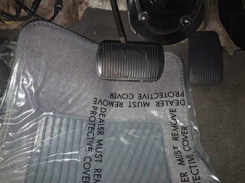 Used 2006 Ford Taurus SE FWD image 25