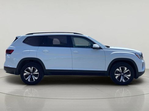 Used 2025 Volkswagen Atlas SE AWD/4WD image 2