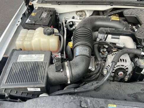 Used 2005 GMC Sierra 3500 SLT w/ Heavy-Duty Power Package image 32