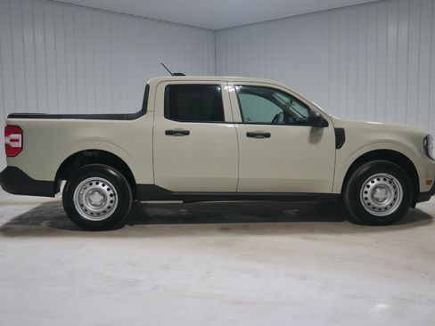 Used 2025 Ford Maverick XL w/ Equipment Group 102A image 4