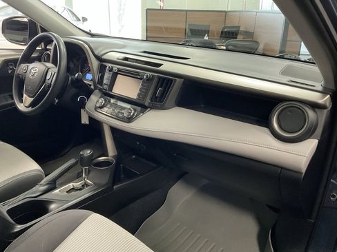 Used 2014 Toyota RAV4 XLE image 17