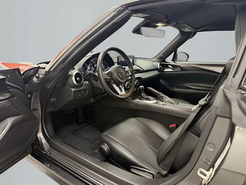 Used 2025 MAZDA MX-5 Miata RF Grand Touring RWD image 8