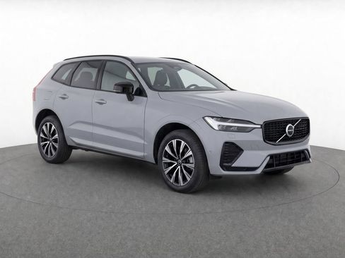Used 2024 Volvo XC60 B5 Plus AWD/4WD image 2