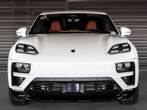 New 2025 Porsche Macan Turbo Electric image 8