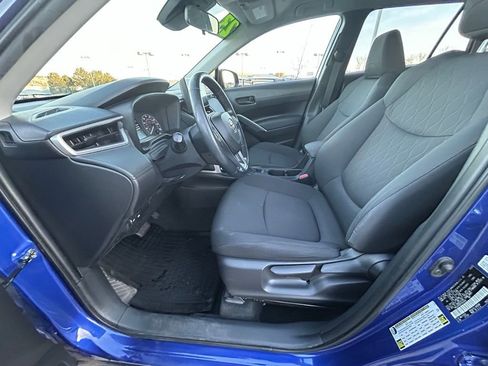 Used 2023 Toyota Corolla Cross LE image 12