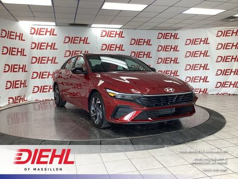 Used 2025 Hyundai Elantra Sport FWD image 1