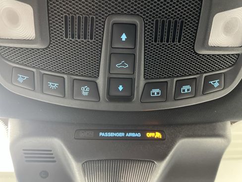 Used 2022 Ford Expedition Limited image 32