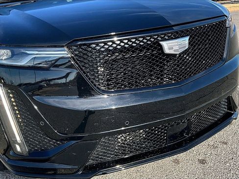 Used 2023 Cadillac XT6 Sport w/ LPO, ONYX Package image 20