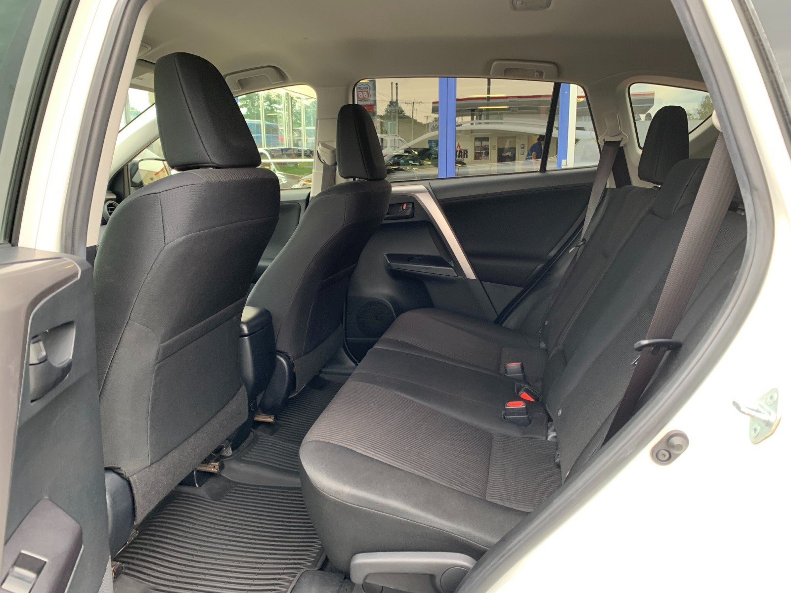 Used 2017 Toyota RAV4 LE w/ All Weather Liner Package AWD/4WD image 26