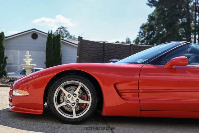 Used 2003 Chevrolet Corvette Coupe w/ Preferred Equipment Group RWD image 3