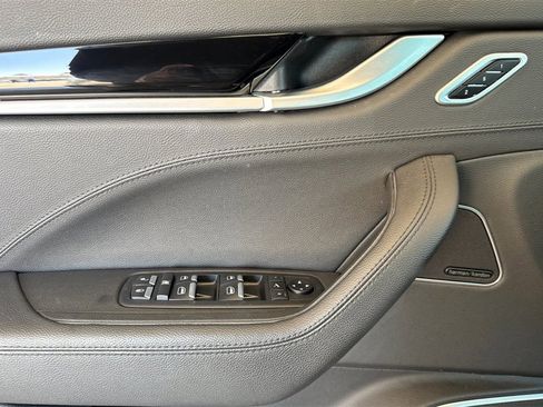 Used 2022 Maserati Levante Modena image 12