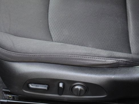 Used 2018 Chevrolet Malibu LT image 28