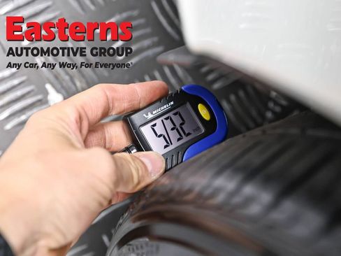 Used 2025 Nissan Altima 2.5 SV FWD image 26