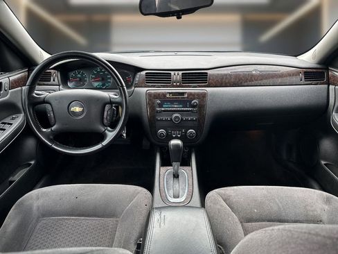 Used 2013 Chevrolet Impala LT w/ LT Sunroof Package FWD image 9