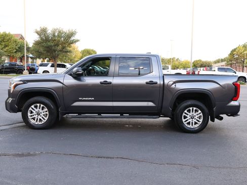 Used 2025 Toyota Tundra SR5 w/ SR5 Convenience Package AWD/4WD image 31