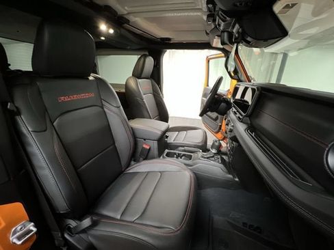 Used 2025 Jeep Wrangler Rubicon w/ Safety Group AWD/4WD image 28