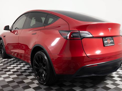 Used 2023 Tesla Model Y Long Range AWD/4WD image 5