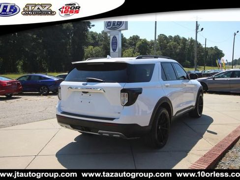Used 2020 Ford Explorer XLT w/ Equipment Group 202A AWD/4WD image 7