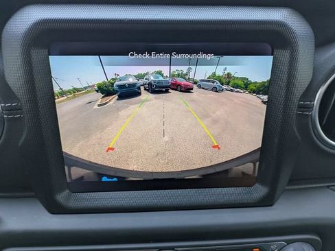 Used 2023 Jeep Wrangler Unlimited Sahara AWD/4WD image 21