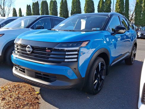 New 2026 Nissan Kicks SR image 3