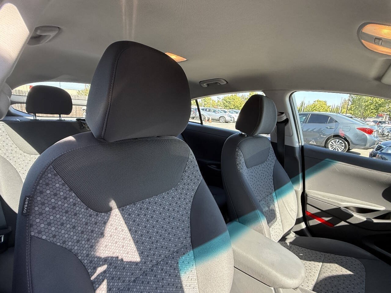 Used 2018 Hyundai Ioniq Plug-In Hybrid FWD image 18