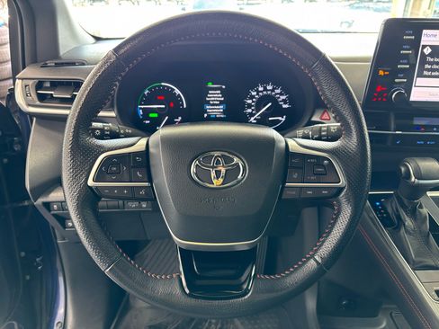 Used 2021 Toyota Sienna XSE image 37