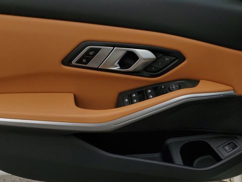 Used 2023 BMW 330i xDrive 330i xDrive w/ Convenience Package image 10