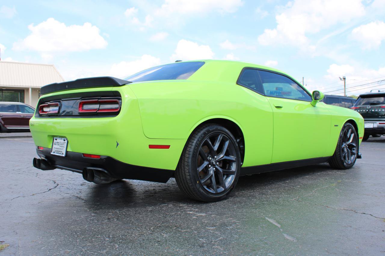 Used 2019 Dodge Challenger R/T w/ Blacktop Package RWD image 4