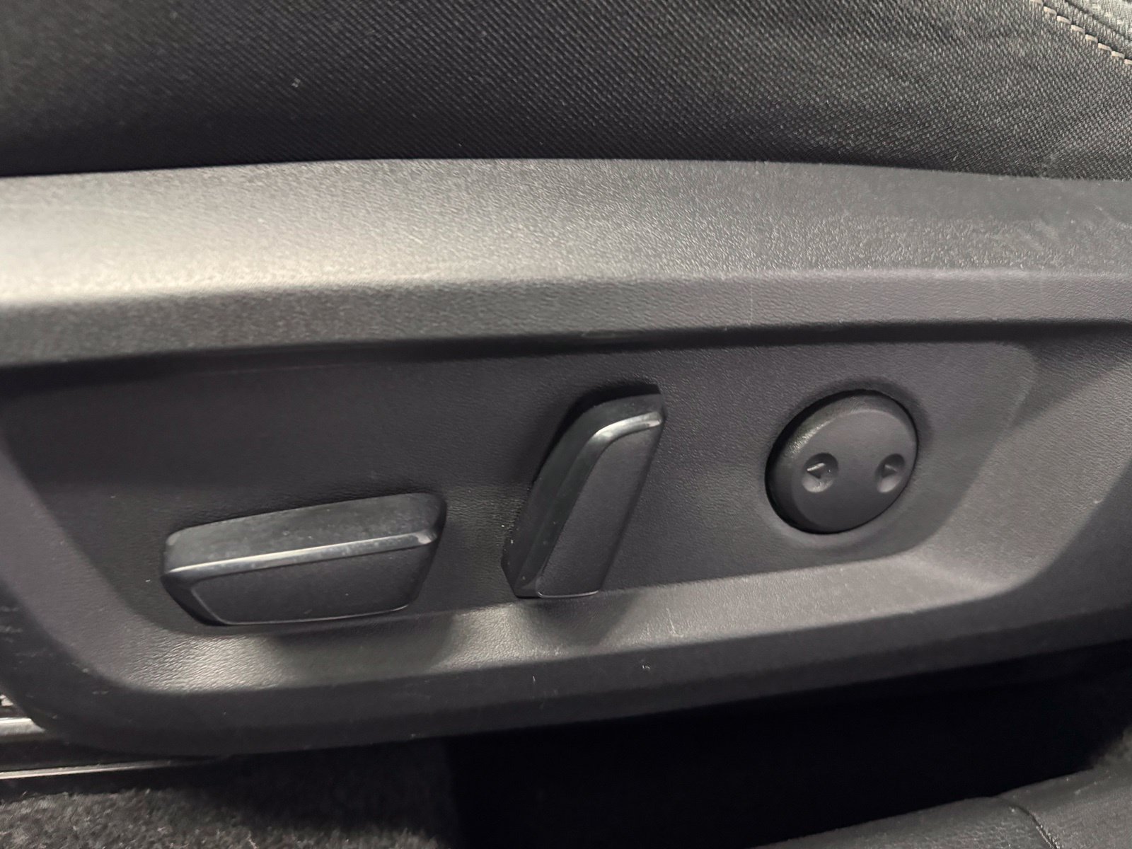Certified 2025 Nissan Rogue SV AWD/4WD image 28