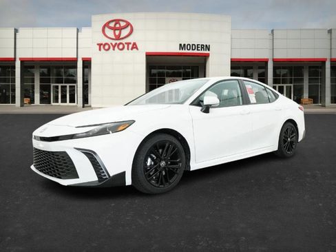 New 2026 Toyota Camry SE image 10