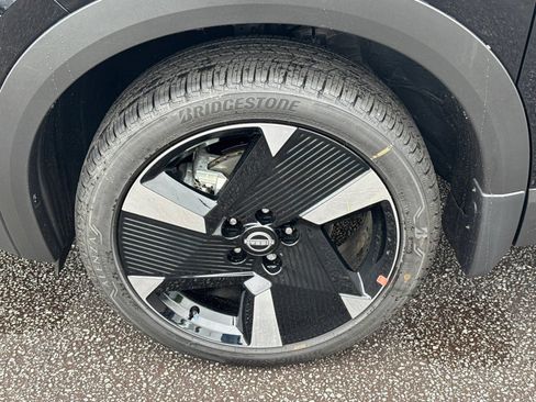 New 2026 Nissan Kicks SR w/ Illumination Package FWD image 11