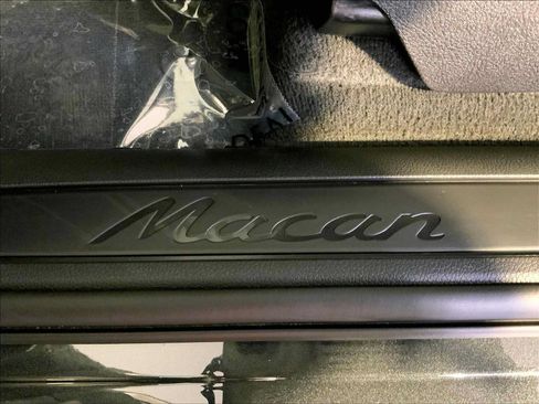 Used 2026 Porsche Macan AWD/4WD image 19