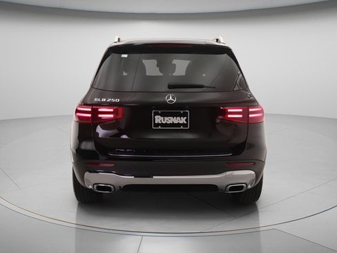 New 2026 Mercedes-Benz GLB 250 image 3