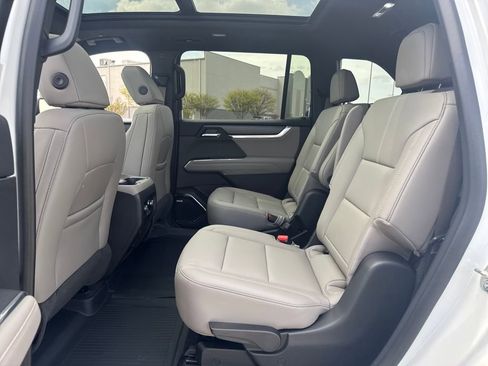 New 2026 GMC Acadia Elevation image 9